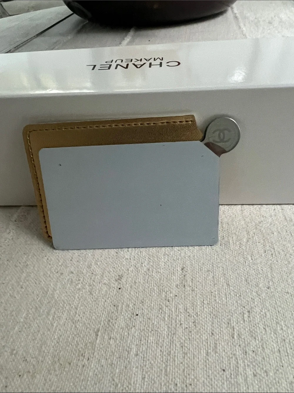 CHANEL compact one